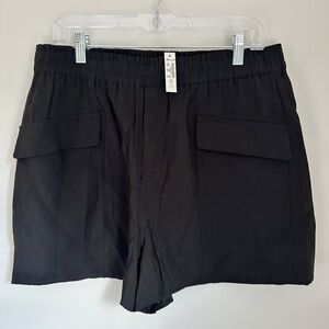 Madewell Black Shorts with Front Pockets — Women’s Size Large | New With Tags